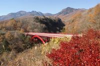 八ヶ岳の赤い橋